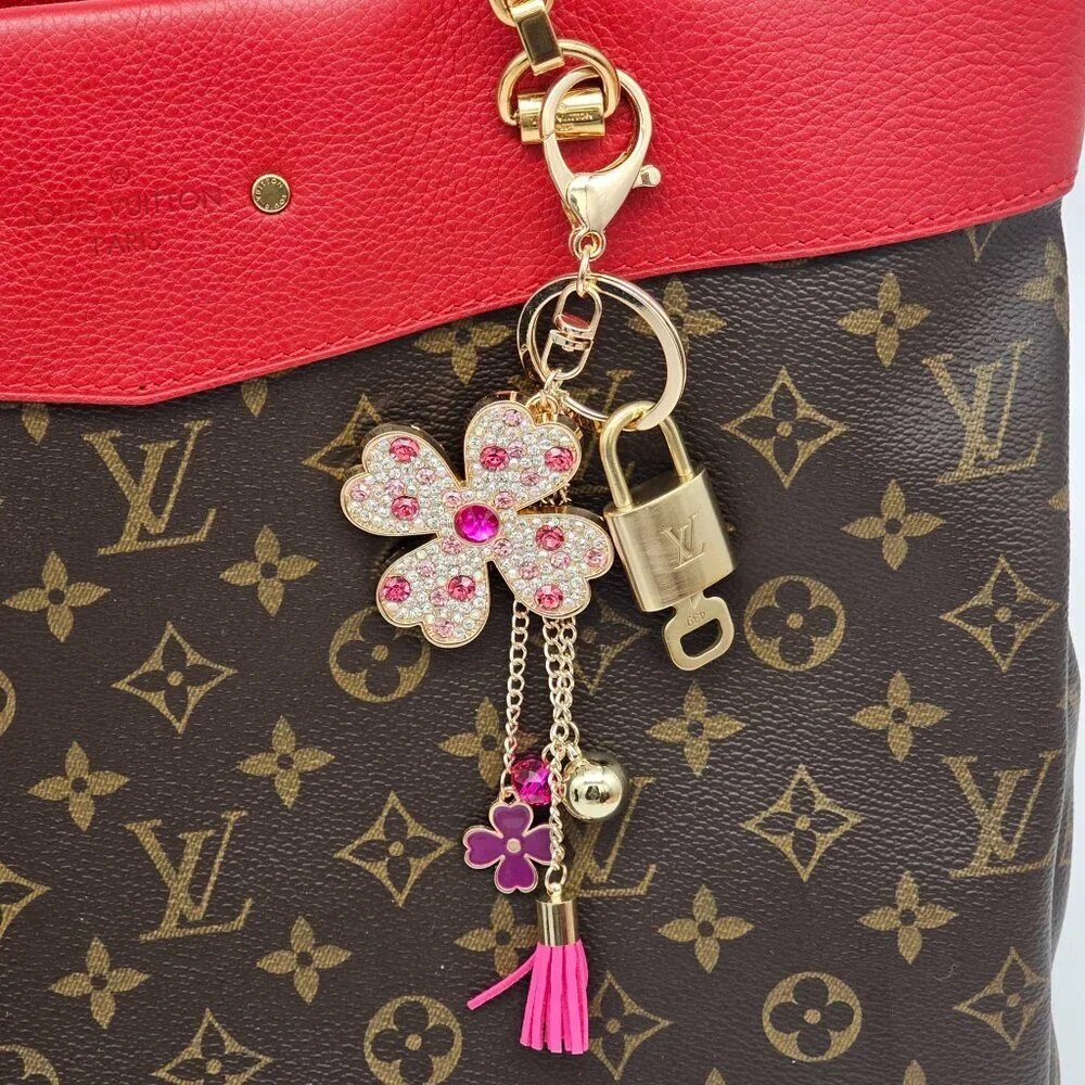 Louis Vuitton Authentic Gold Lock 🔒 Unbranded Flower Keychain Charm for Bags